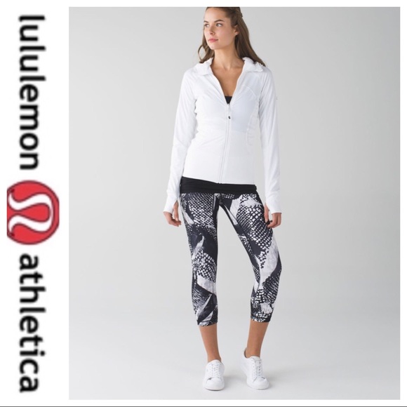 lululemon athletica Pants - 💕SALE💕Lululemon Black Mist Wunder Under Crop III